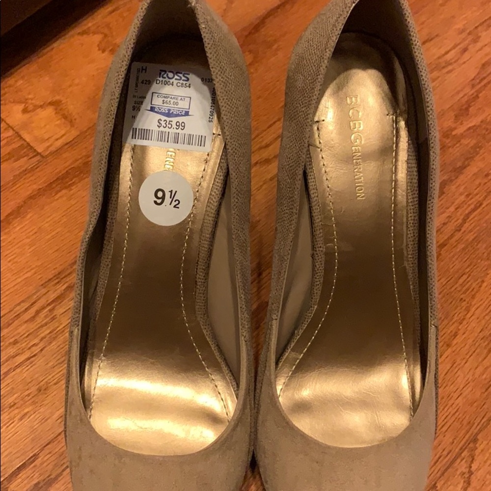 Shoes - Picture 4 of 4